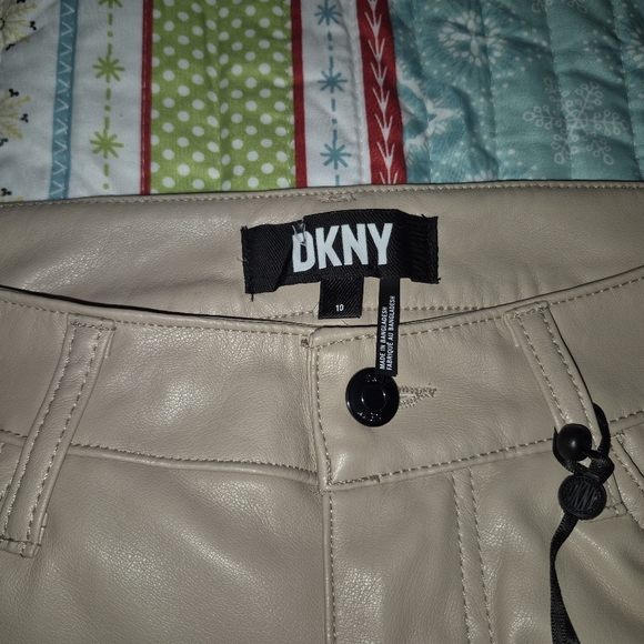 DKNY Soft Leather Cream Women's Pants. - Picture 9 of 11